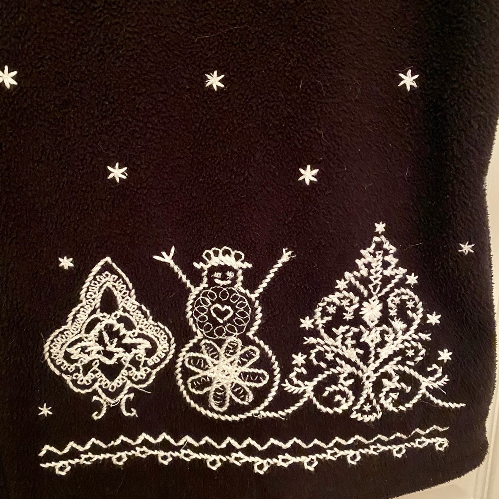 Mountain Lake Embroidered Snowmen Black Fleece Vest - Picture 6 of 6